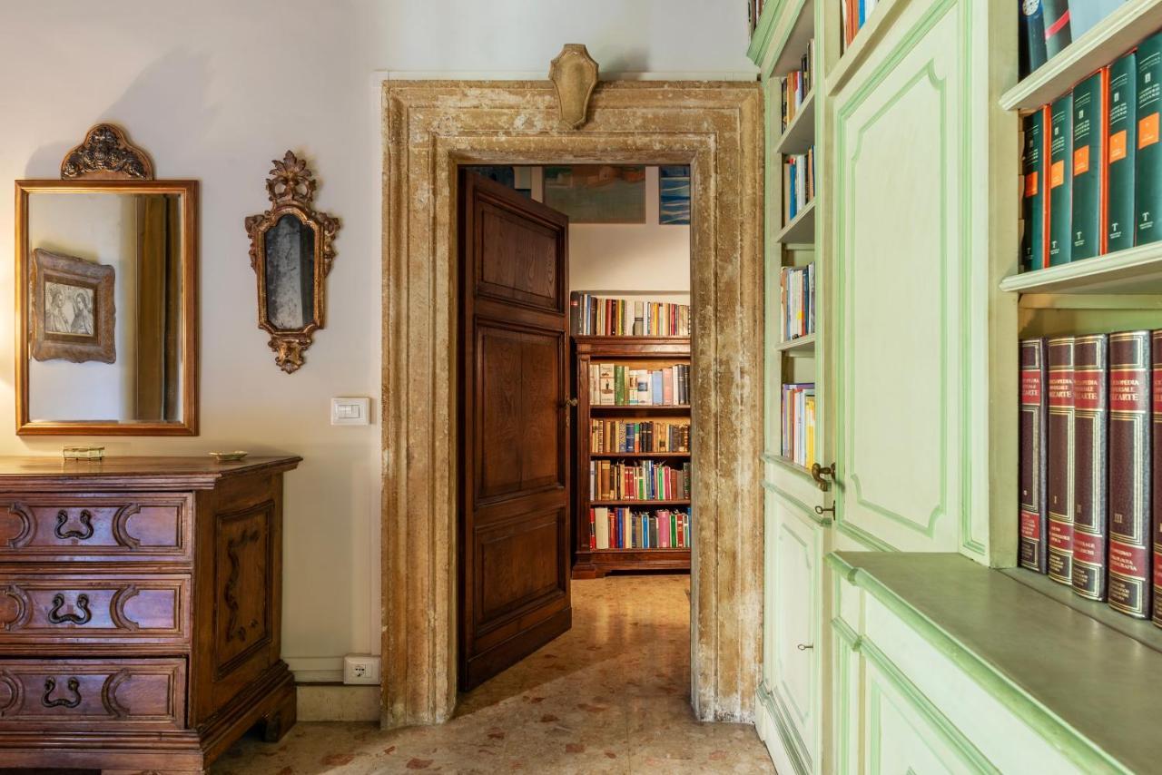 Pantheon Apartment - L'Angolo Nascosto Dei Quadri Rom Exterior foto
